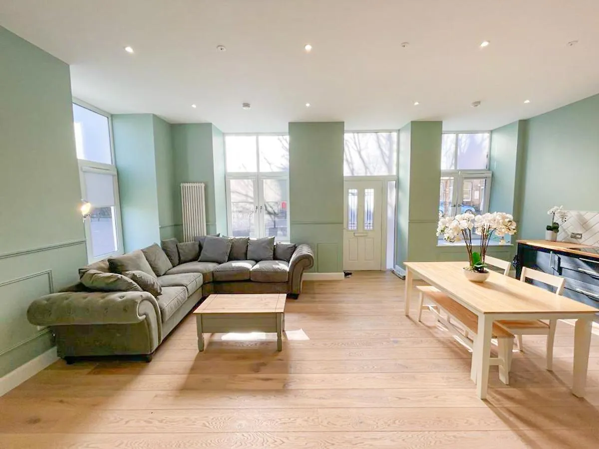 Beautiful 2Br, Private Entry In Vibrant Leith Appartement EDI