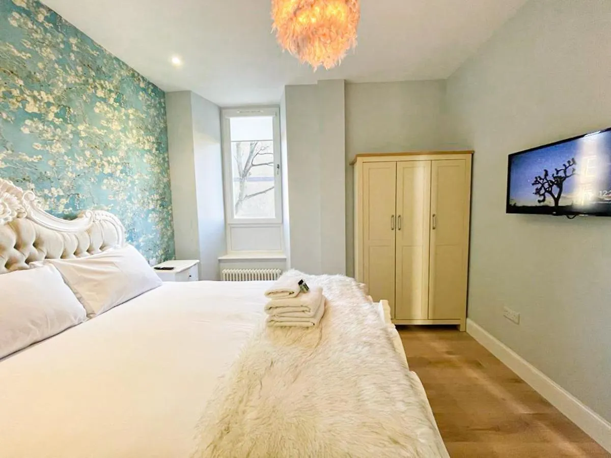 爱丁堡Beautiful 2Br, Private Entry In Vibrant Leith公寓 英国