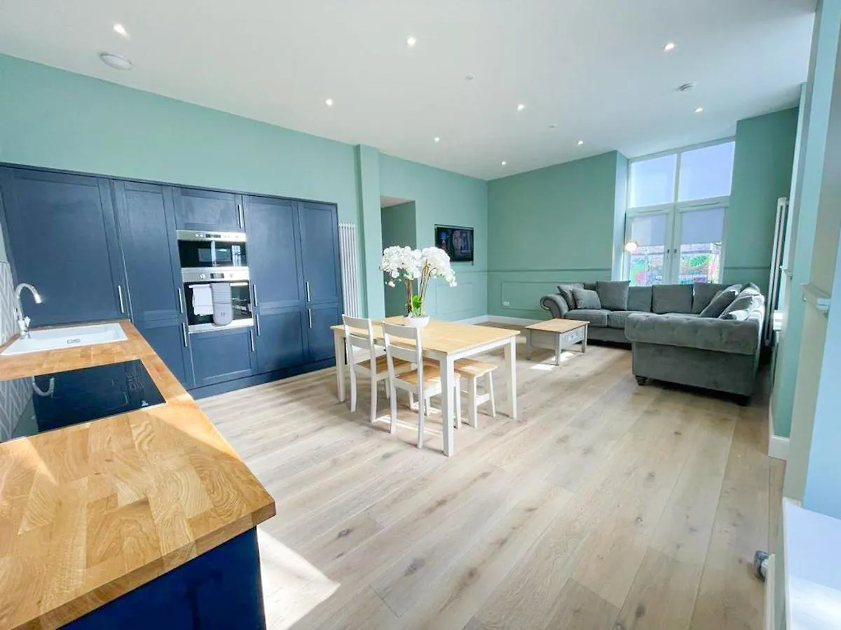 爱丁堡Beautiful 2Br, Private Entry In Vibrant Leith公寓